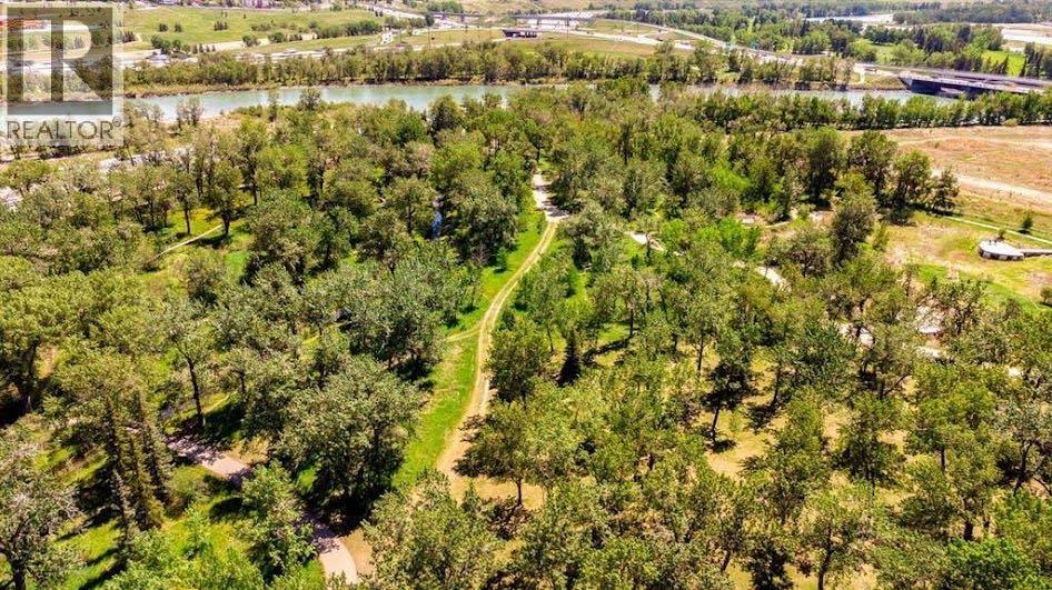 Single Family House 4 Level for Sale in  Inglewood Grove SE Inglewood Calgary 