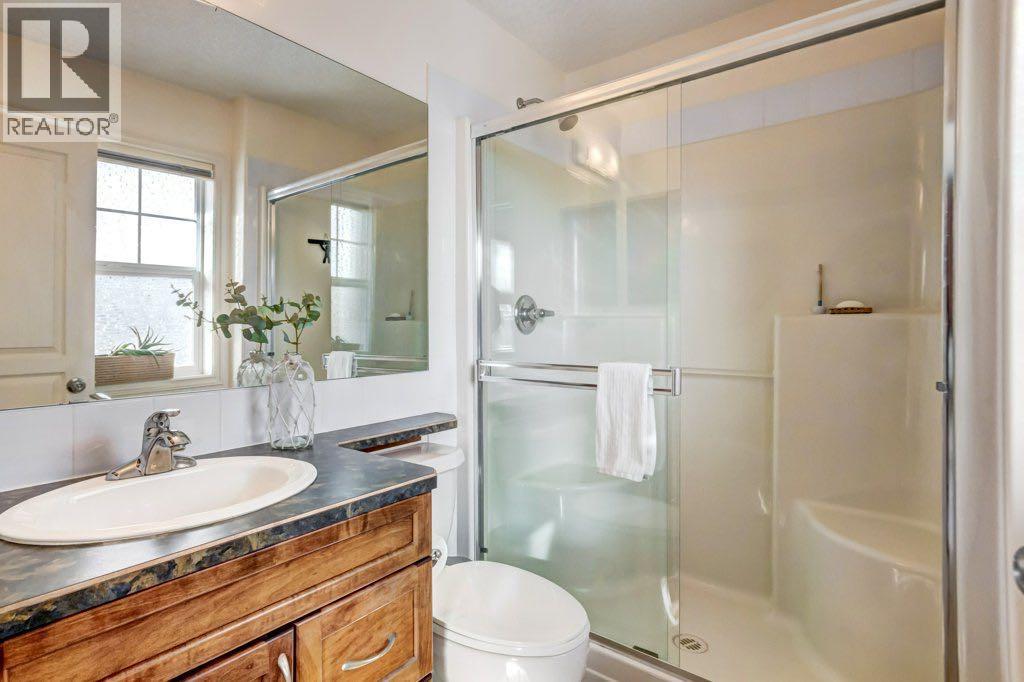 Single Family House 4 Level for Sale in  Inglewood Grove SE Inglewood Calgary 