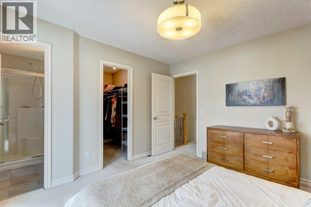 Single Family House 4 Level for Sale in  Inglewood Grove SE Inglewood Calgary 