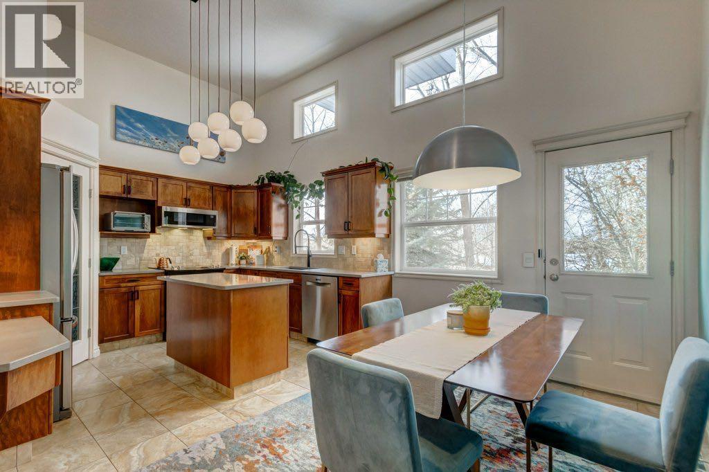 Single Family House 4 Level for Sale in  Inglewood Grove SE Inglewood Calgary 