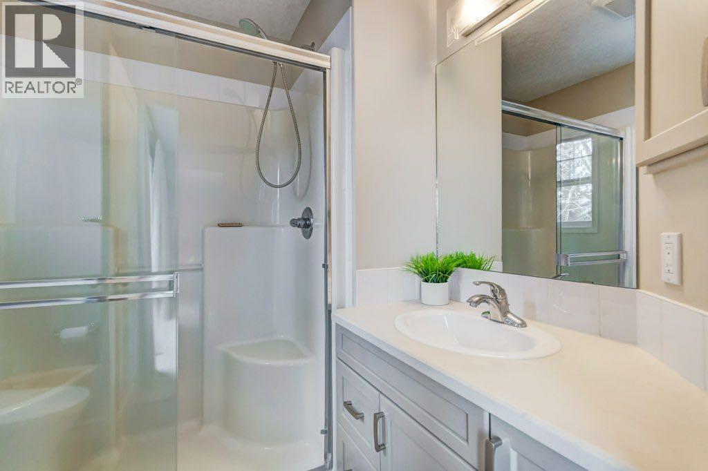 Single Family House 4 Level for Sale in  Inglewood Grove SE Inglewood Calgary 