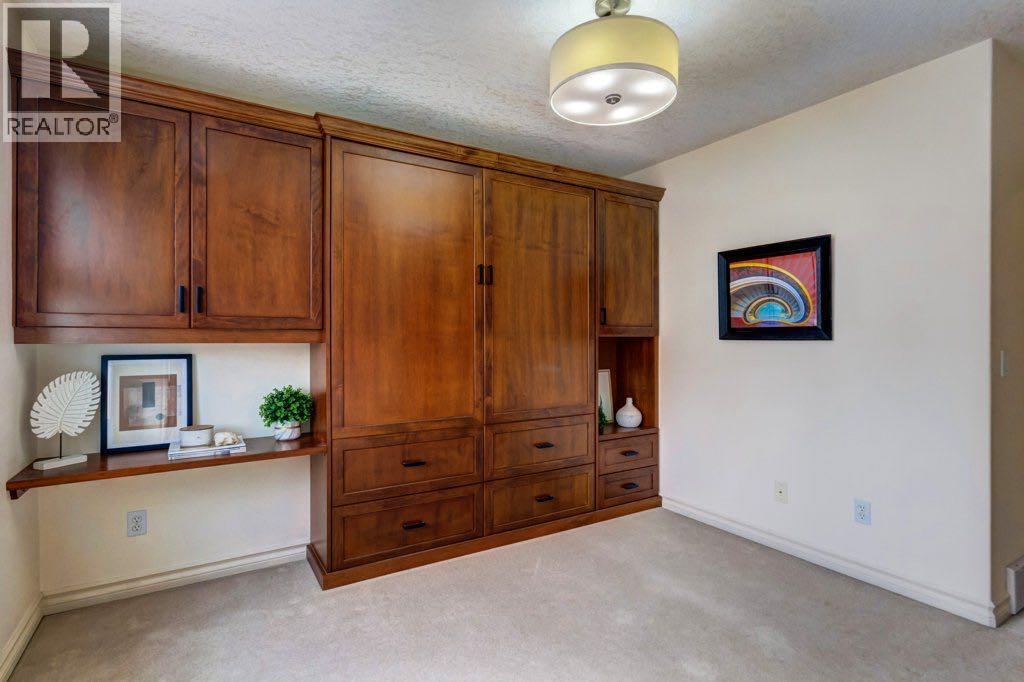 Single Family House 4 Level for Sale in  Inglewood Grove SE Inglewood Calgary 