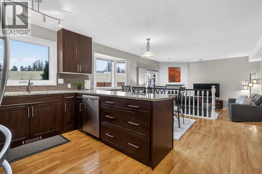Single Family House for Sale in  Bermondsey Rise NW Beddington Heights Calgary 