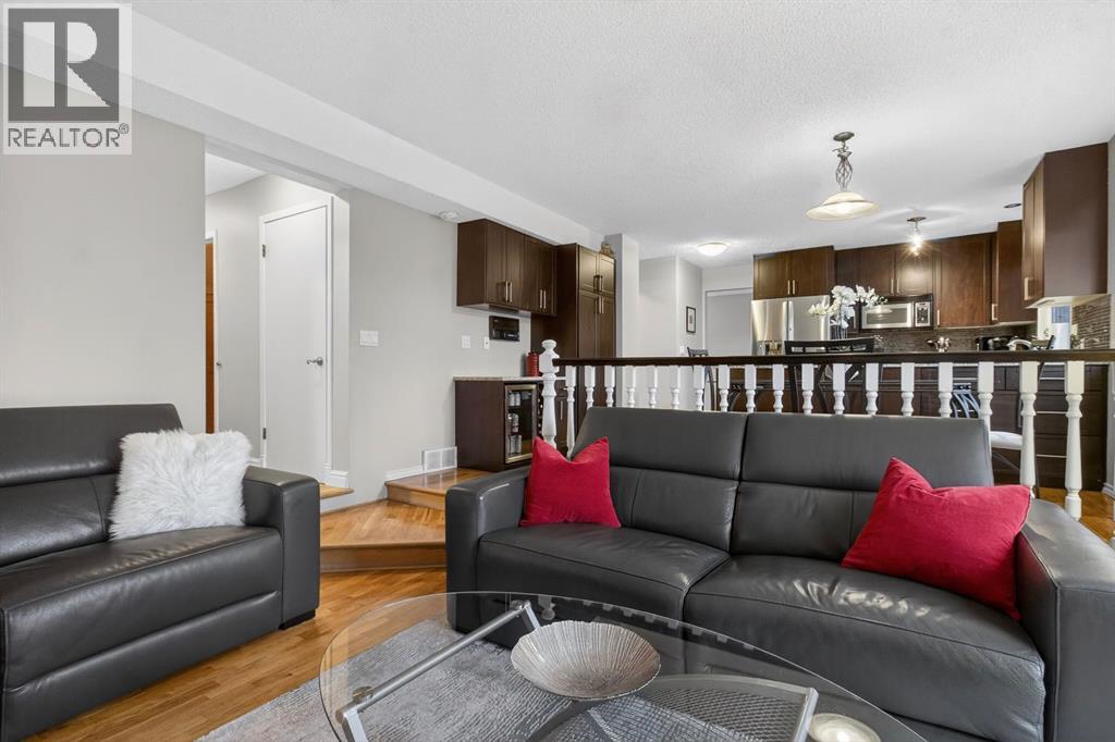 Single Family House for Sale in  Bermondsey Rise NW Beddington Heights Calgary 