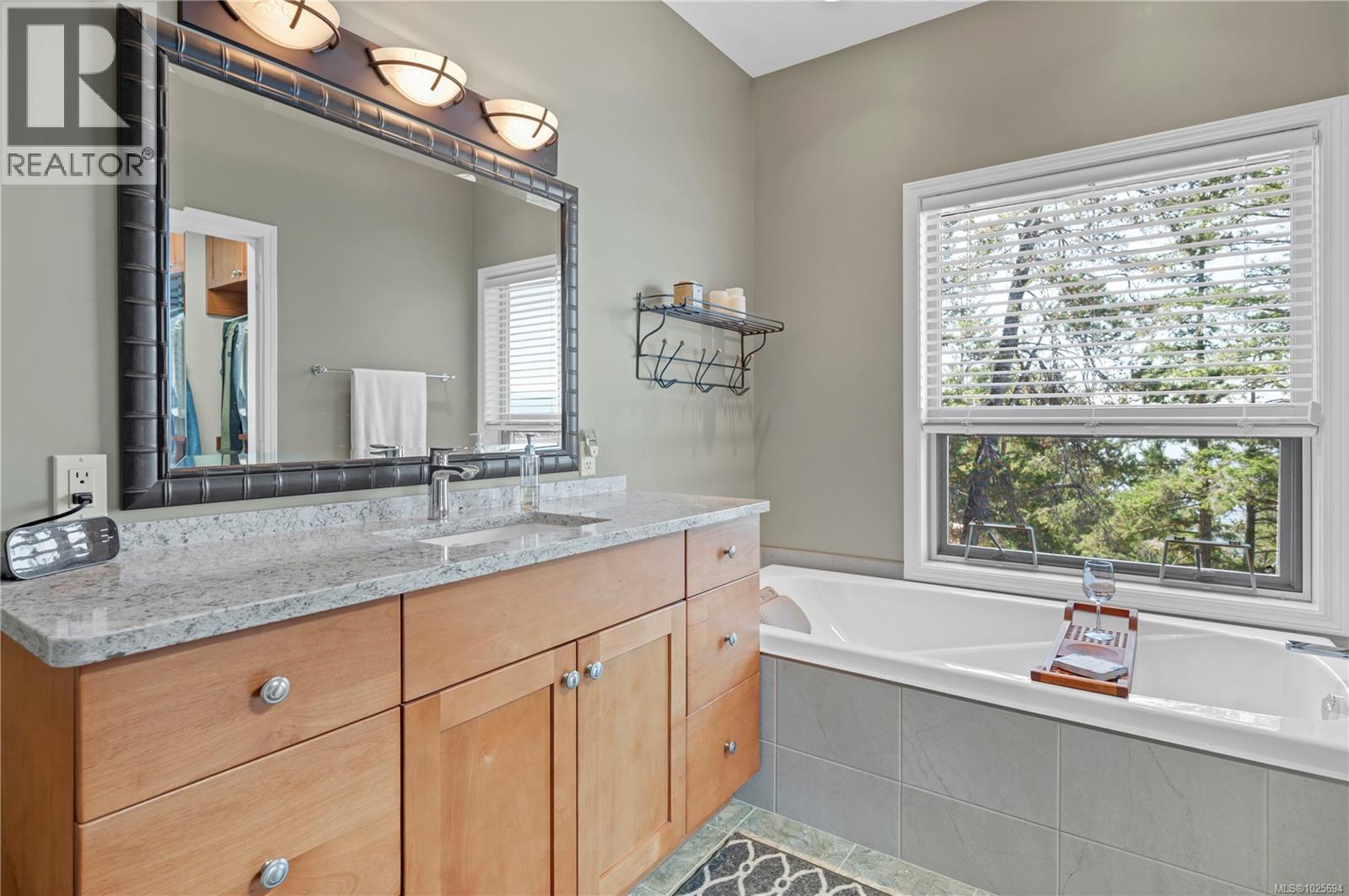 9 620 Helanton Rd, Quadra Island