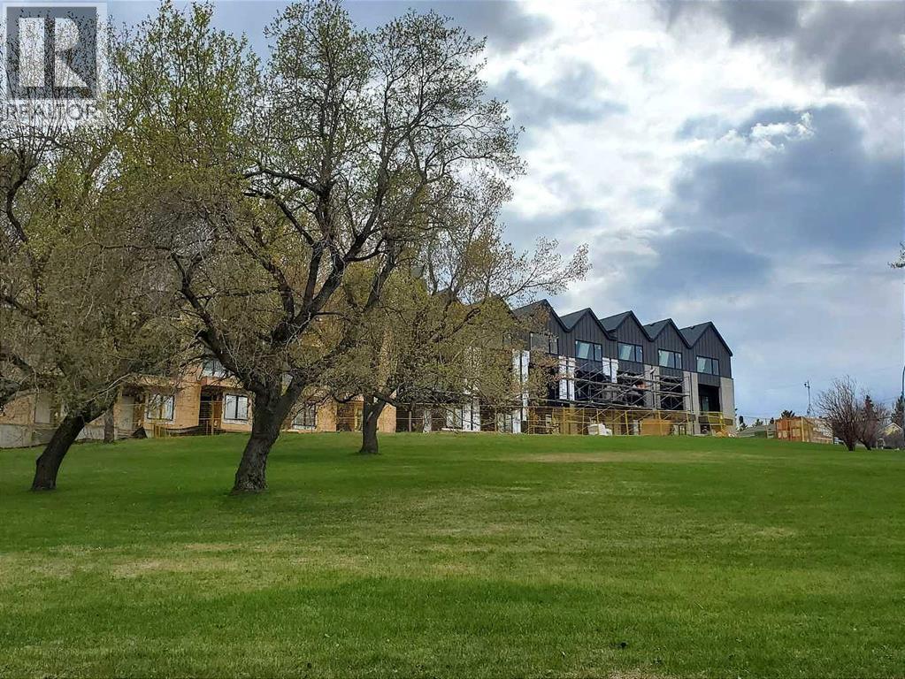 Multi-family House for Sale in   Avenue NW Capitol Hill Calgary 