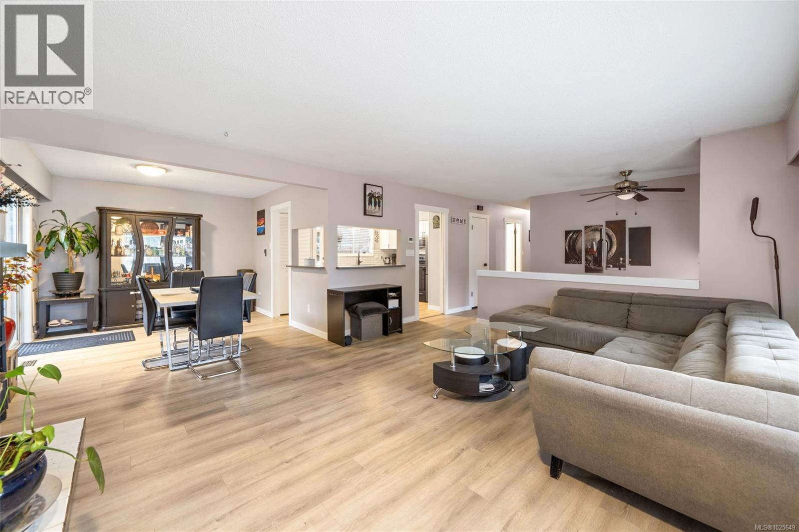 519 Pearkes Rd, Colwood