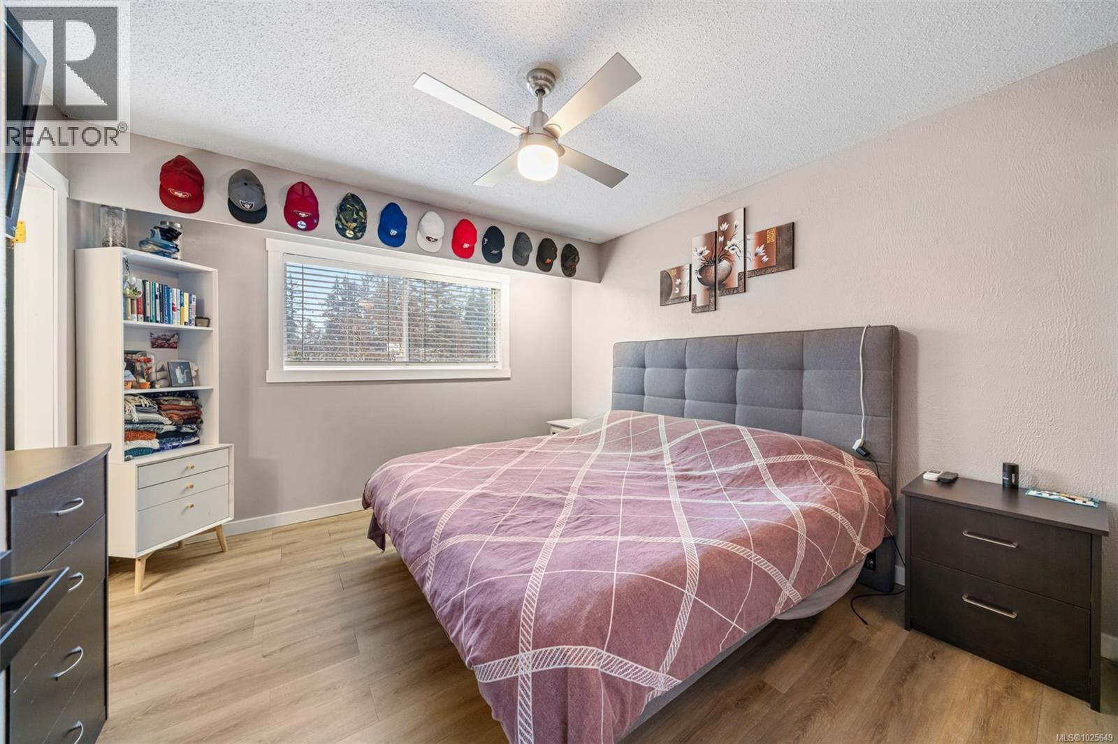 519 Pearkes Rd, Colwood