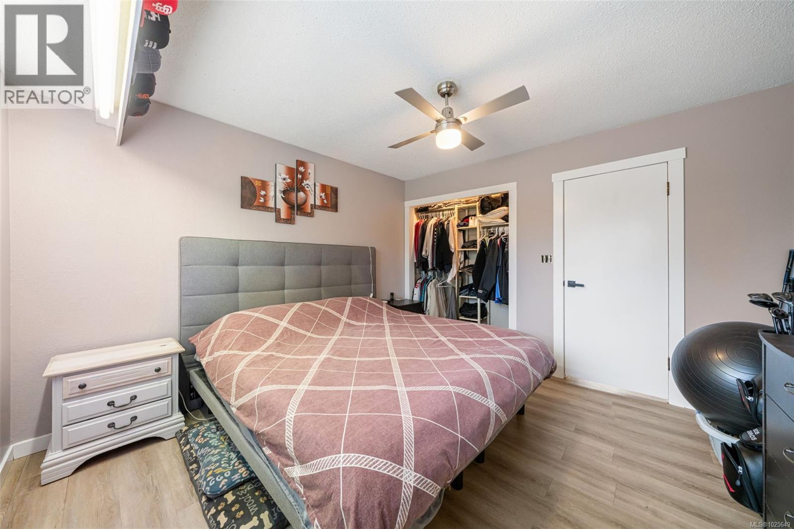 519 Pearkes Rd, Colwood