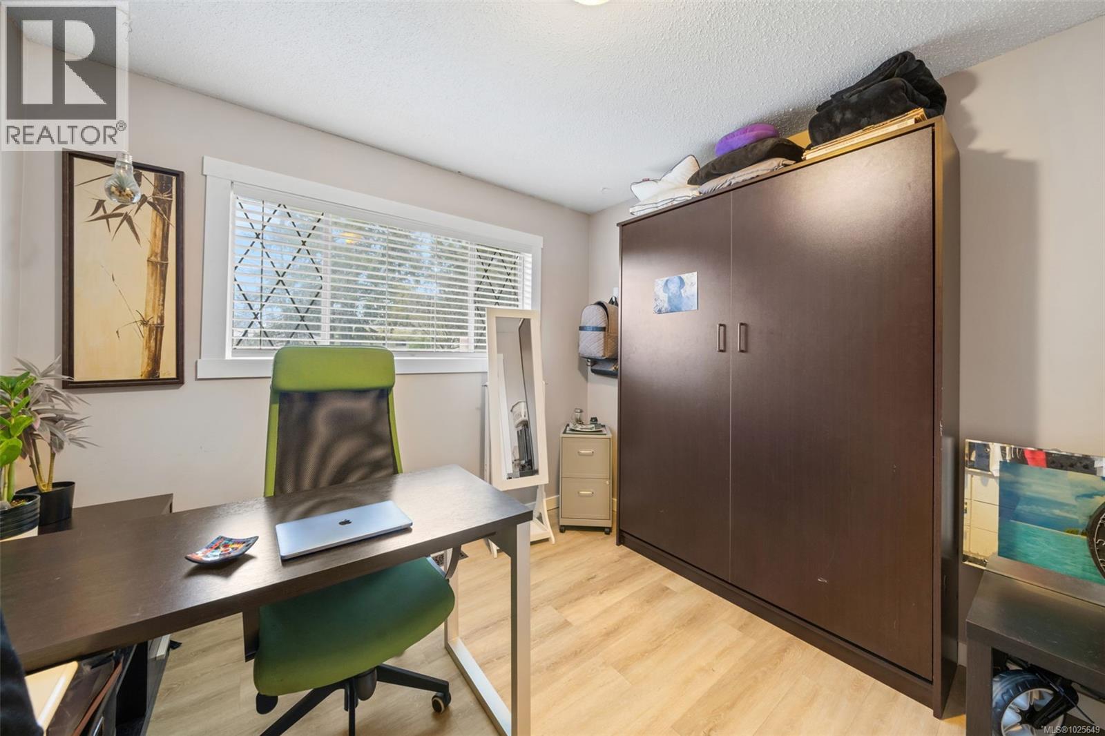 519 Pearkes Rd, Colwood