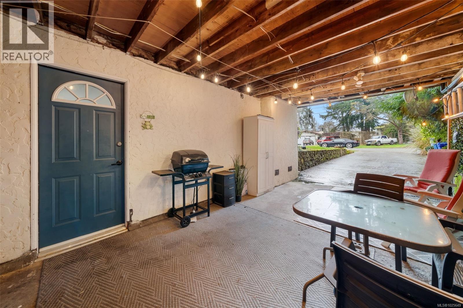 519 Pearkes Rd, Colwood