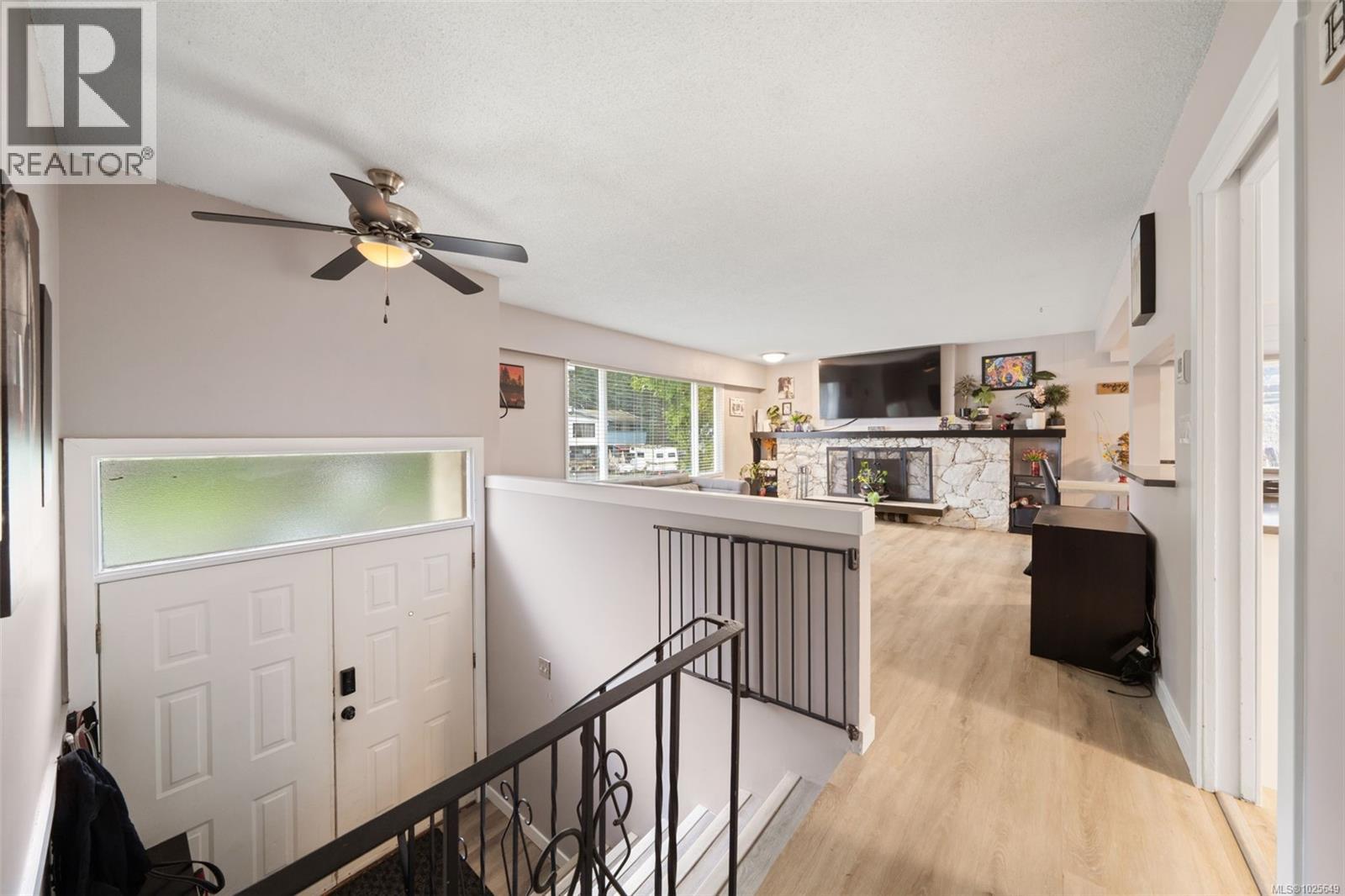 519 Pearkes Rd, Colwood