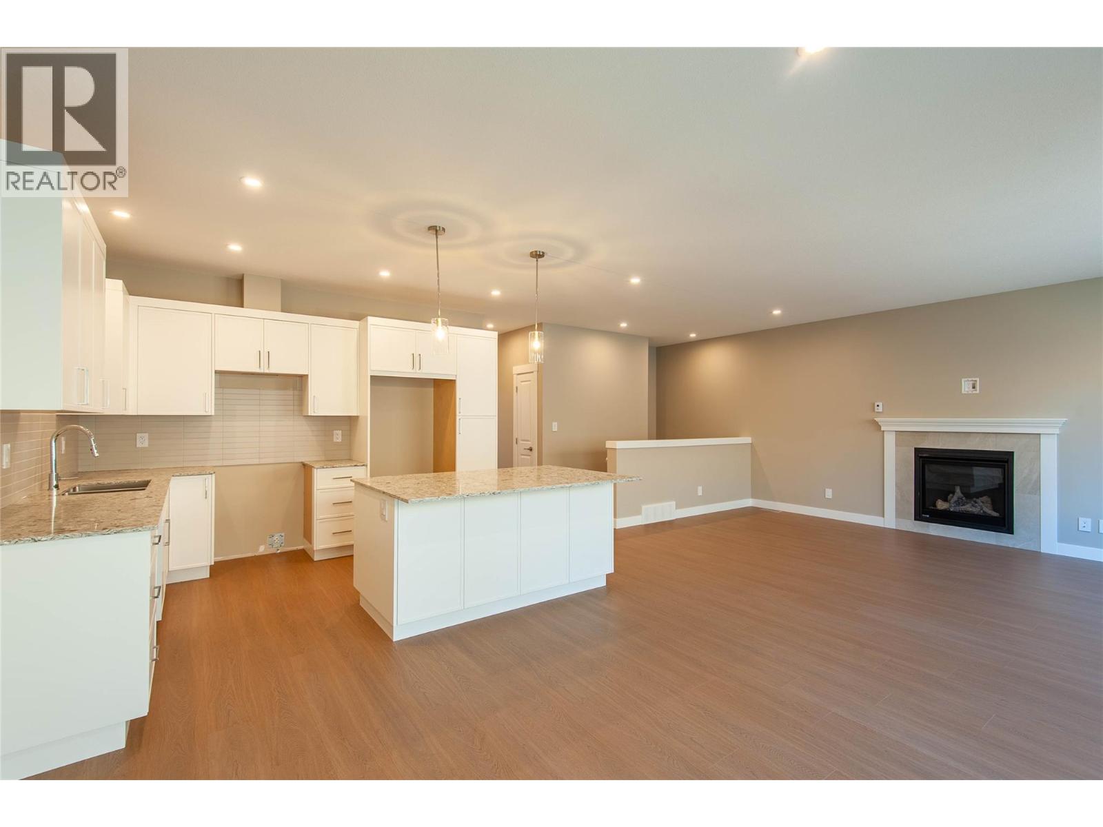 433 Poplar Drive, Logan Lake