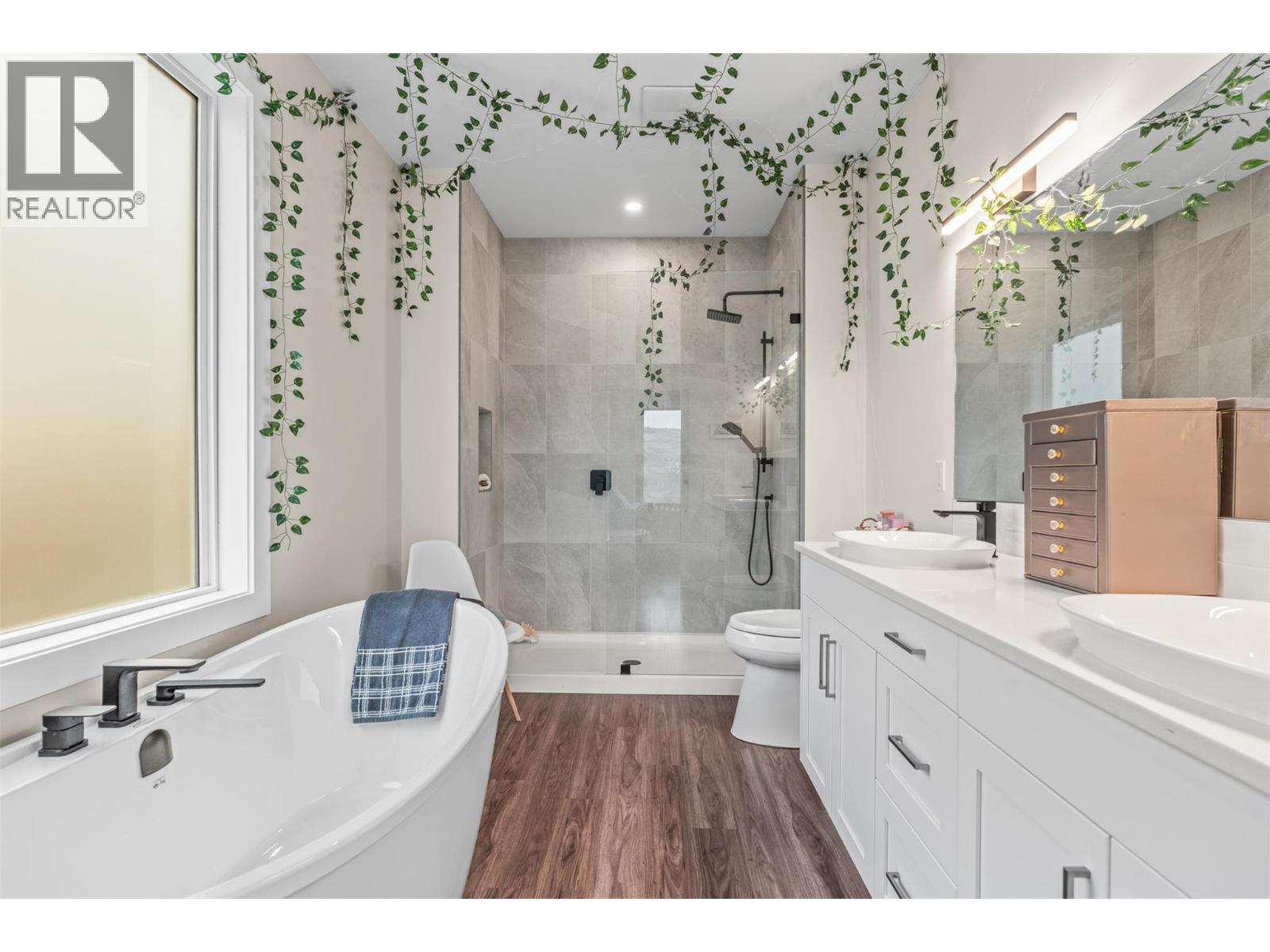 8909 Cherry Lane, Coldstream