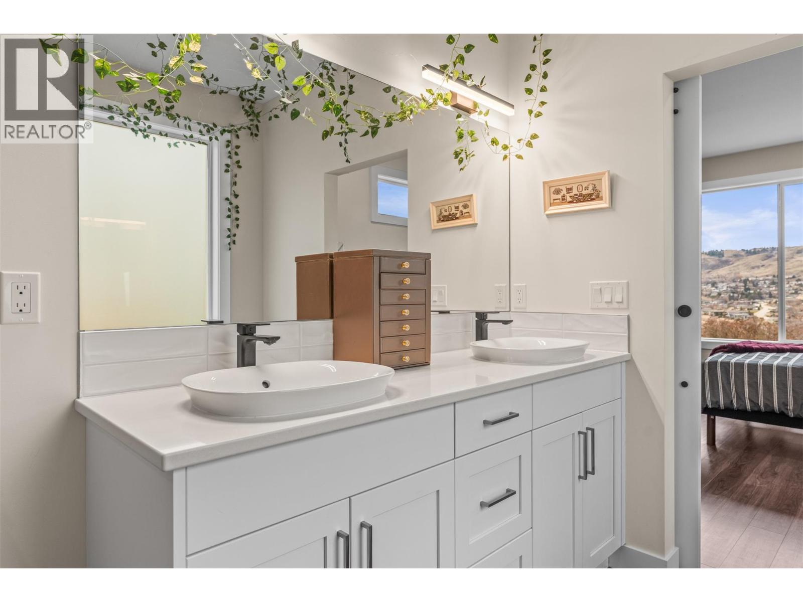 8909 Cherry Lane, Coldstream