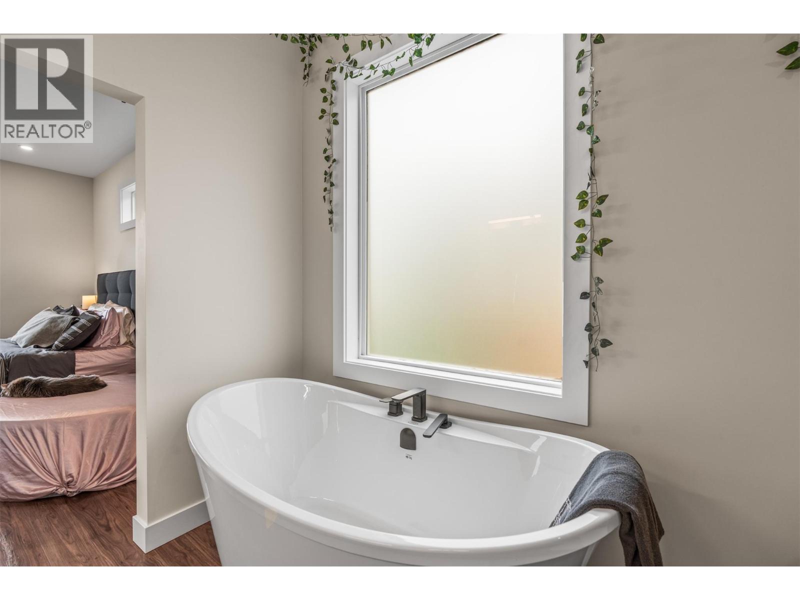 8909 Cherry Lane, Coldstream