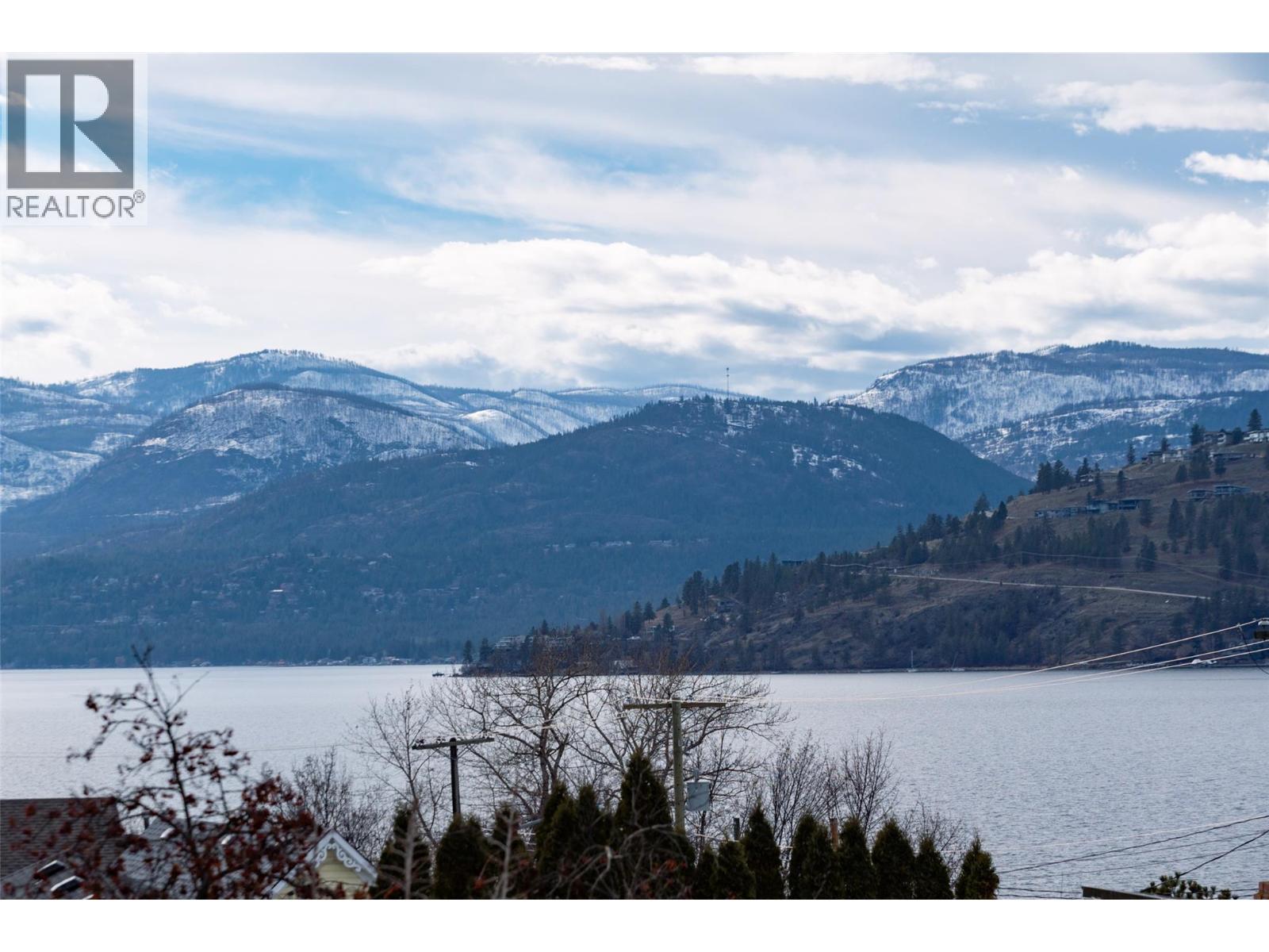 201 7922 Okanagan Landing Road, Vernon