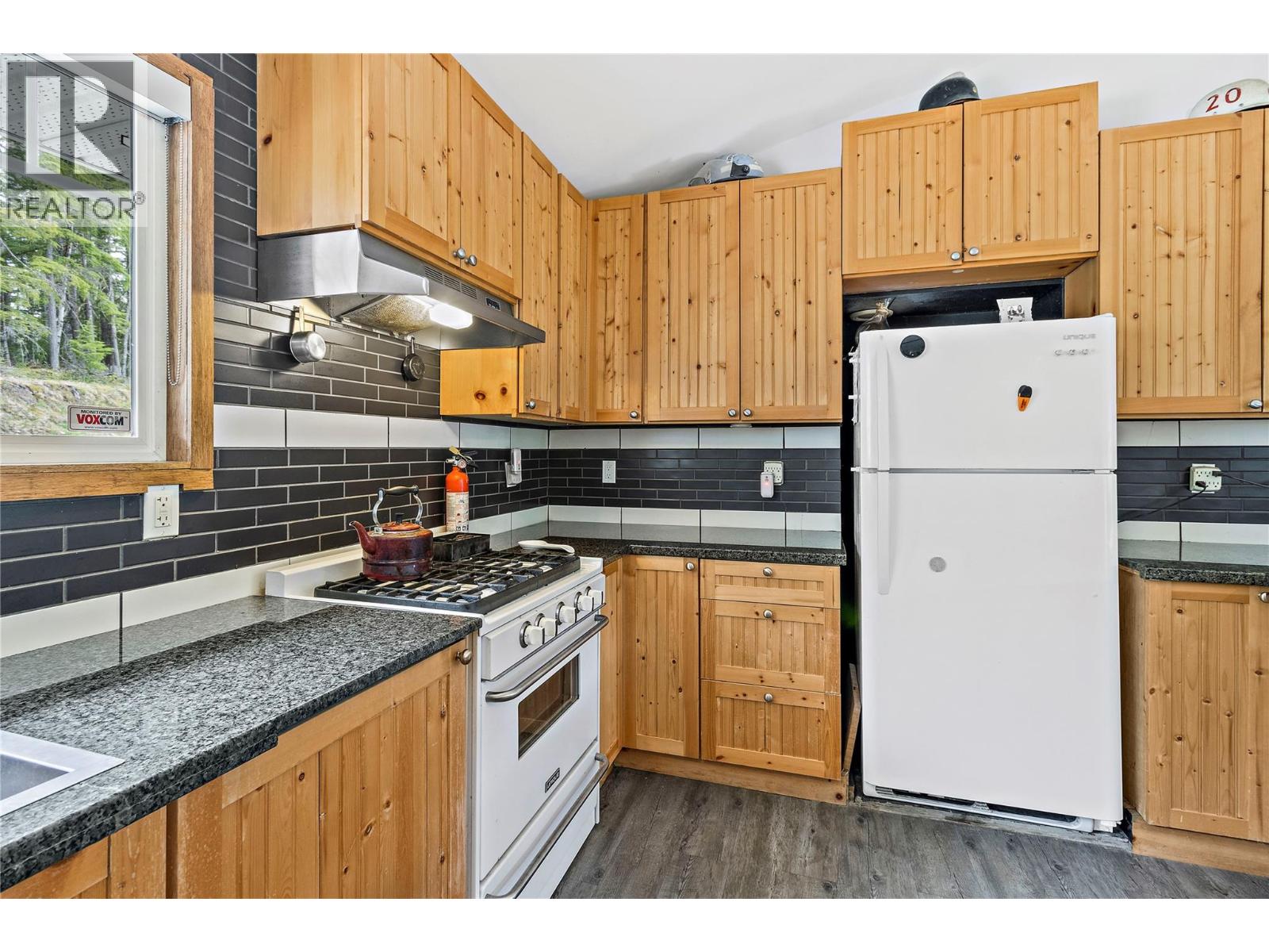 1446 Nittel Road, Seymour Arm