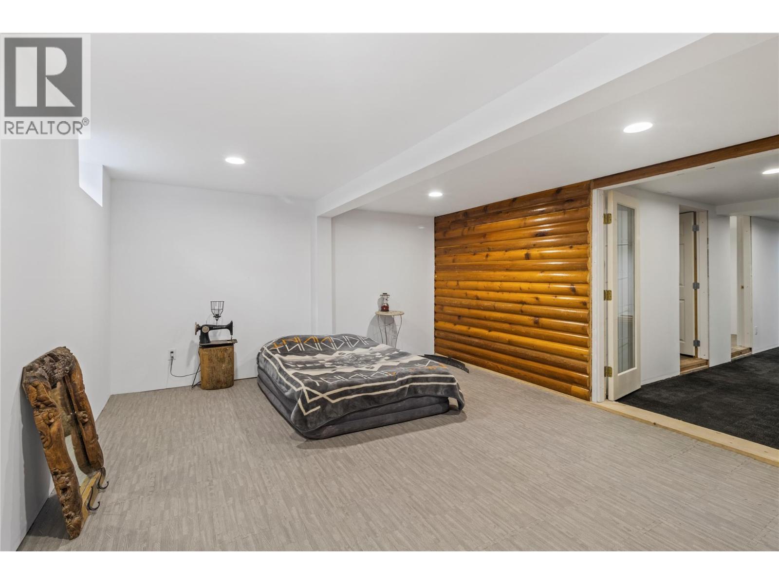 1446 Nittel Road, Seymour Arm