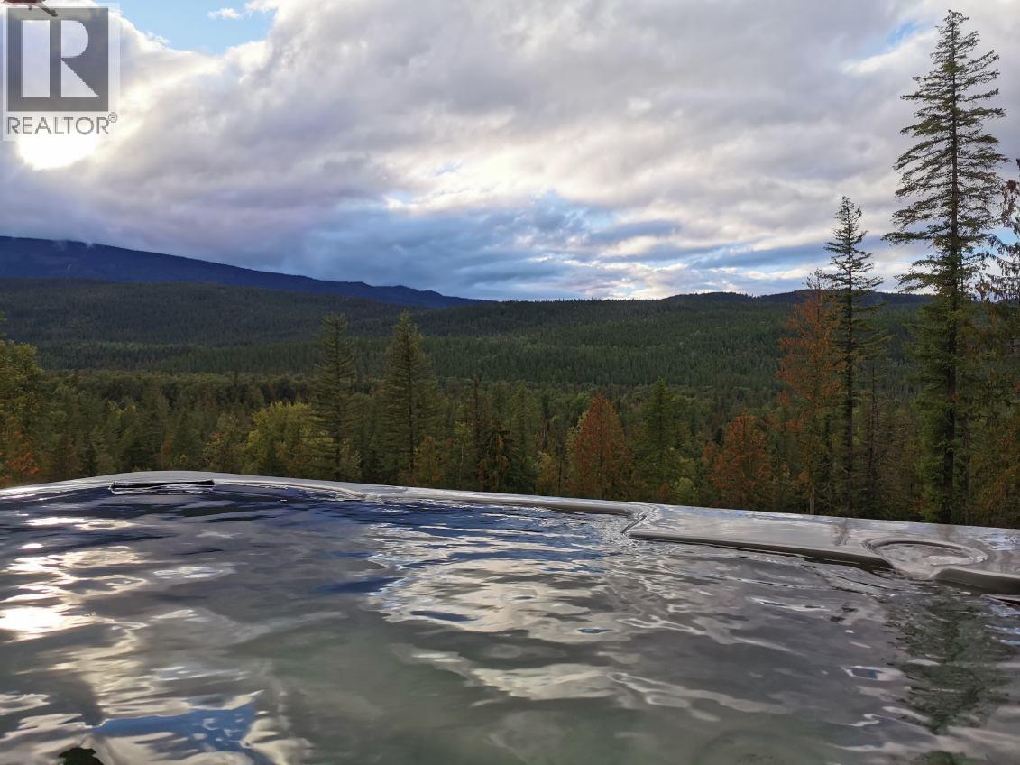 1446 Nittel Road, Seymour Arm