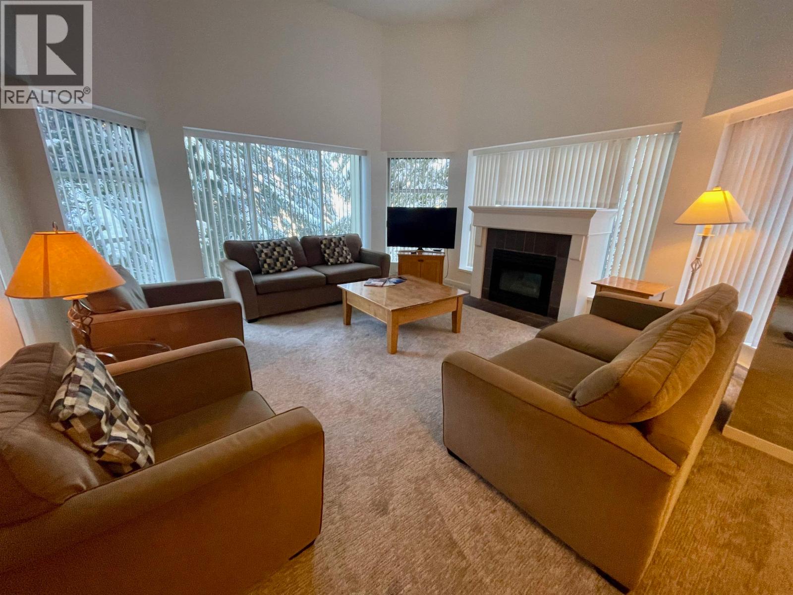 Week 4 319-4910 SPEARHEAD PLACE, Whistler