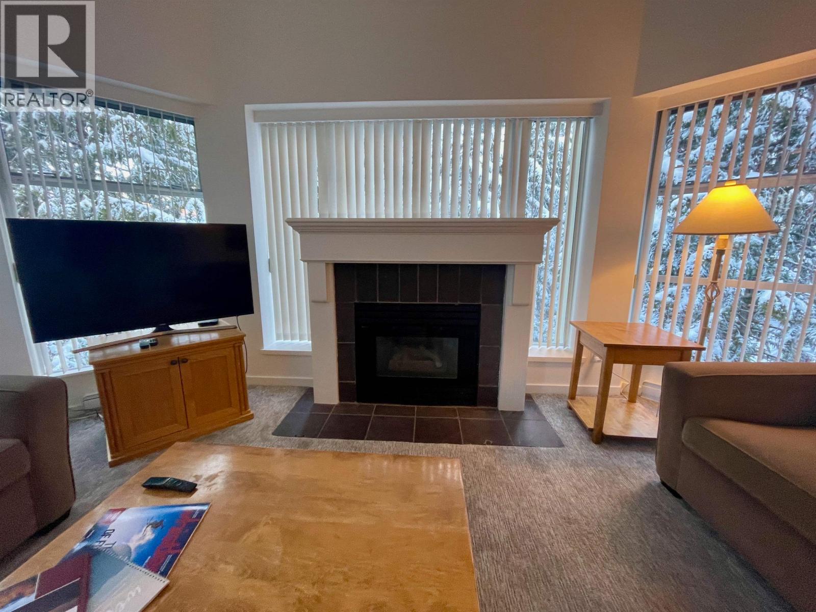 Week 4 319-4910 SPEARHEAD PLACE, Whistler