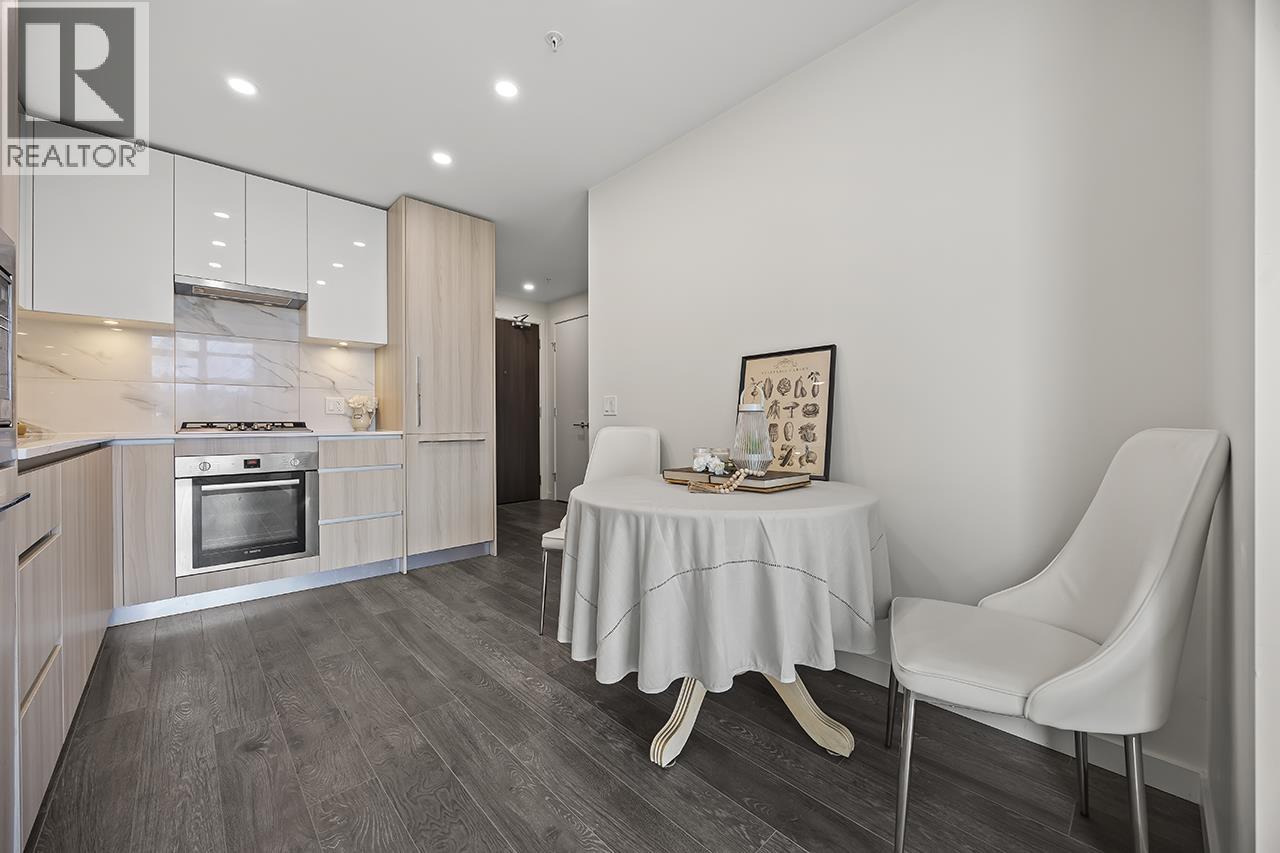 703 5311 GORING STREET - Photo 2 of 18, Burnaby, British Columbia