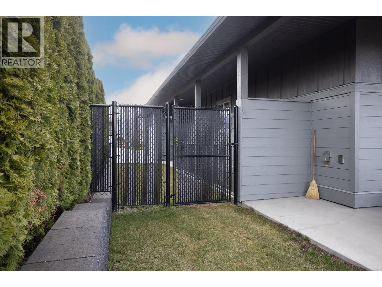  2449 Harmon Road, West Kelowna