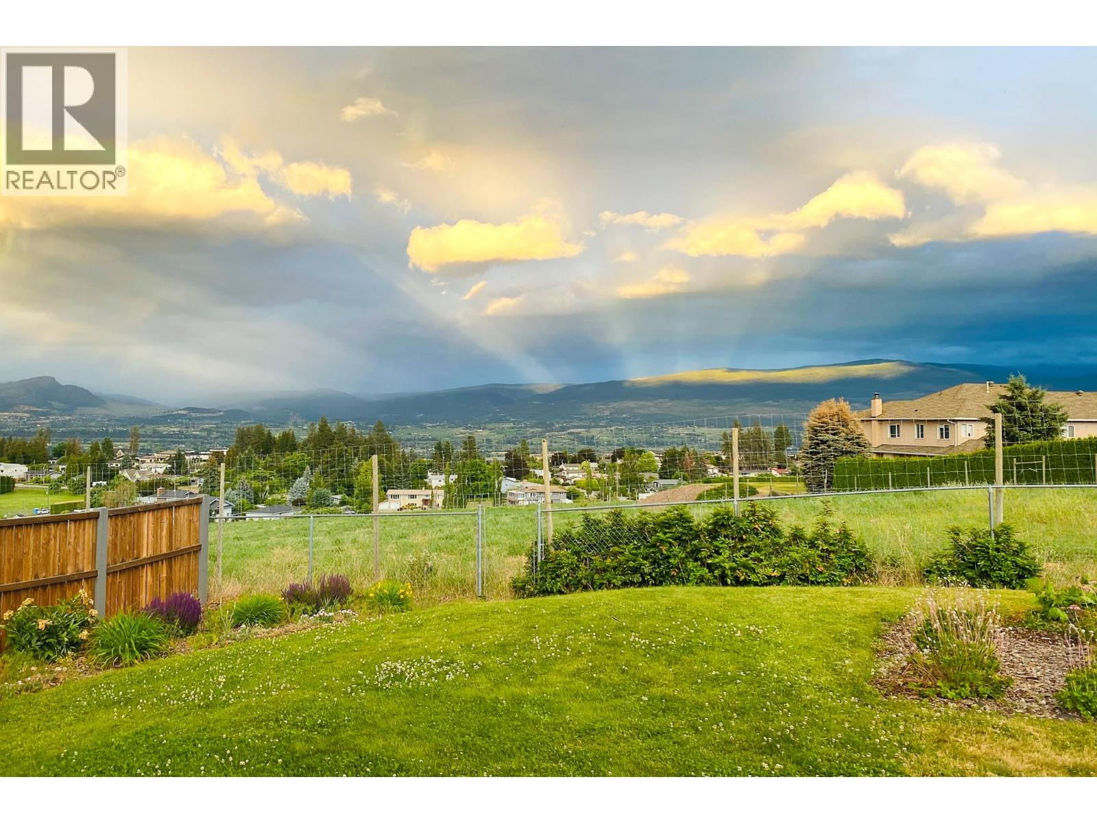  2449 Harmon Road, West Kelowna