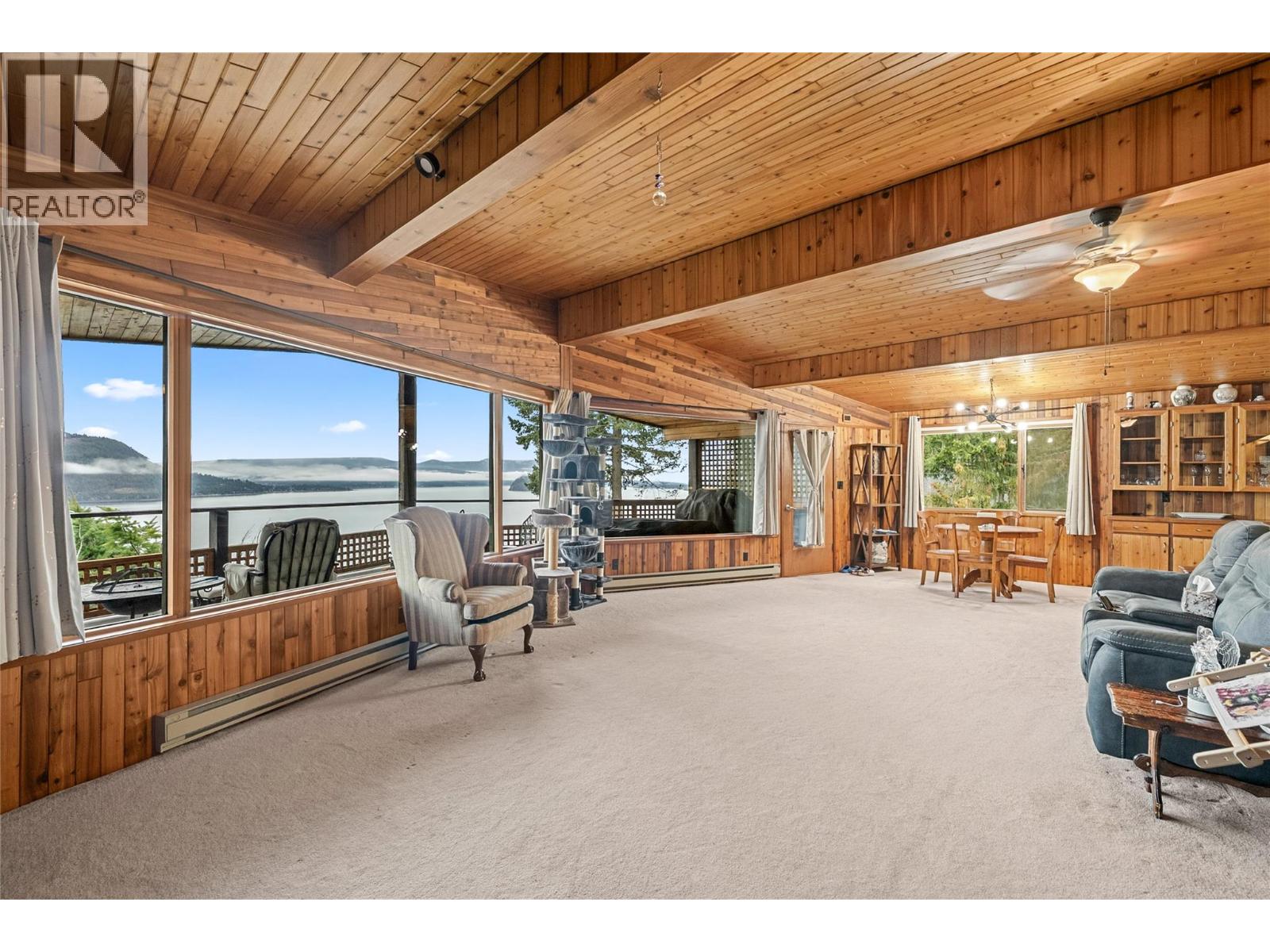 5305 Meadow Creek Crescent, Celista