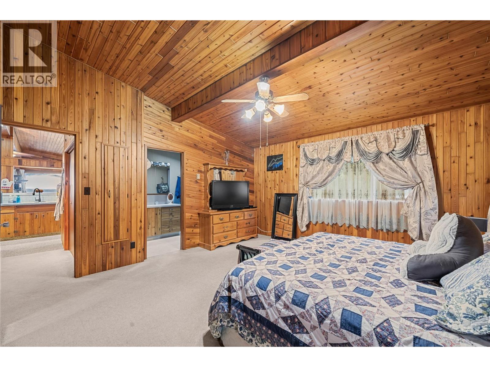 5305 Meadow Creek Crescent, Celista