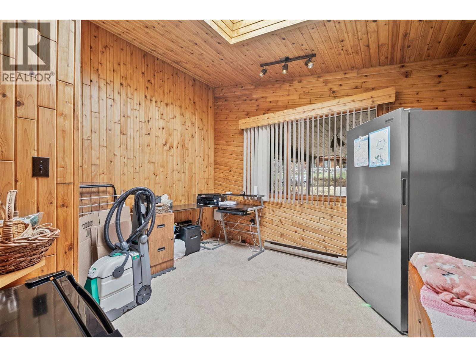 5305 Meadow Creek Crescent, Celista