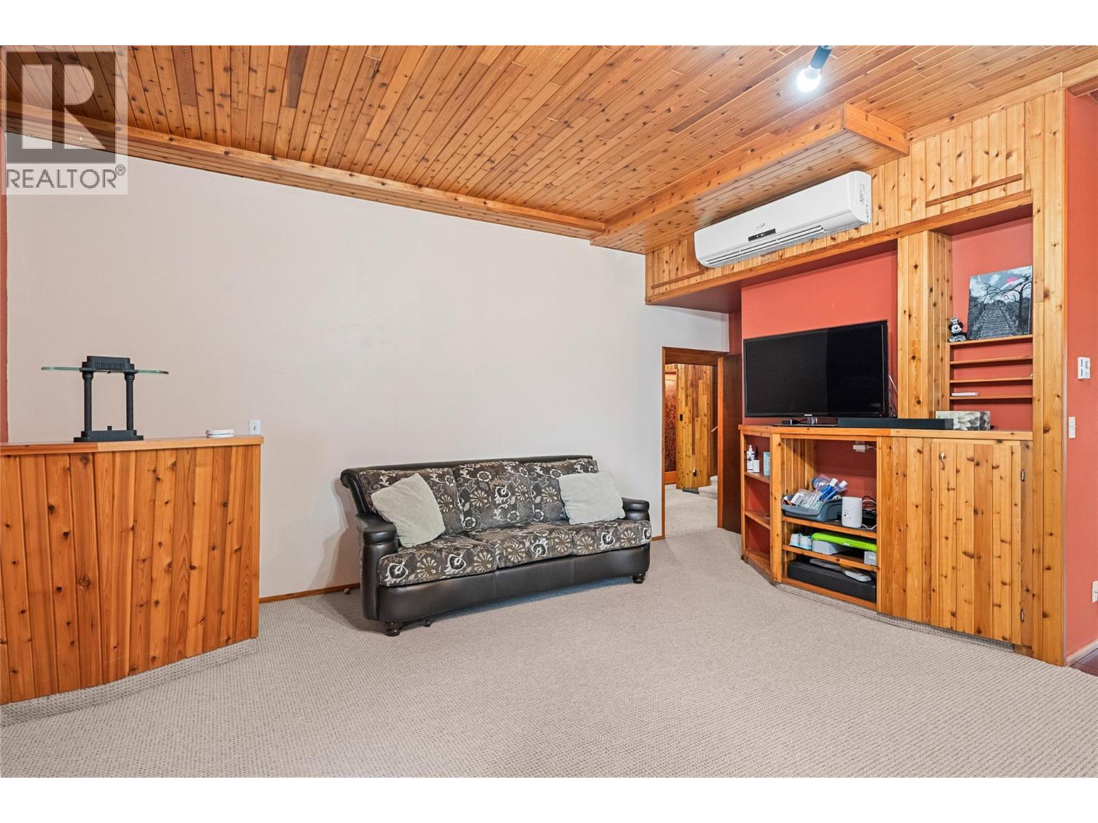 5305 Meadow Creek Crescent, Celista