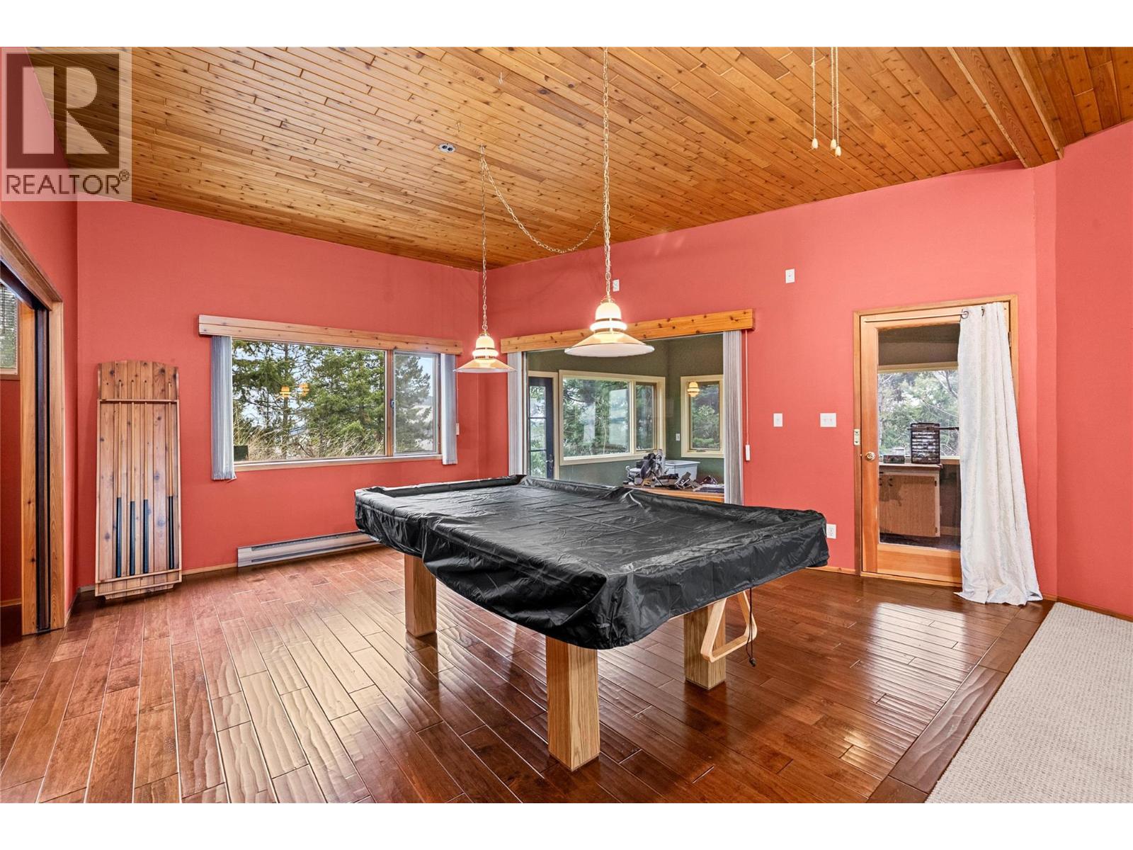 5305 Meadow Creek Crescent, Celista