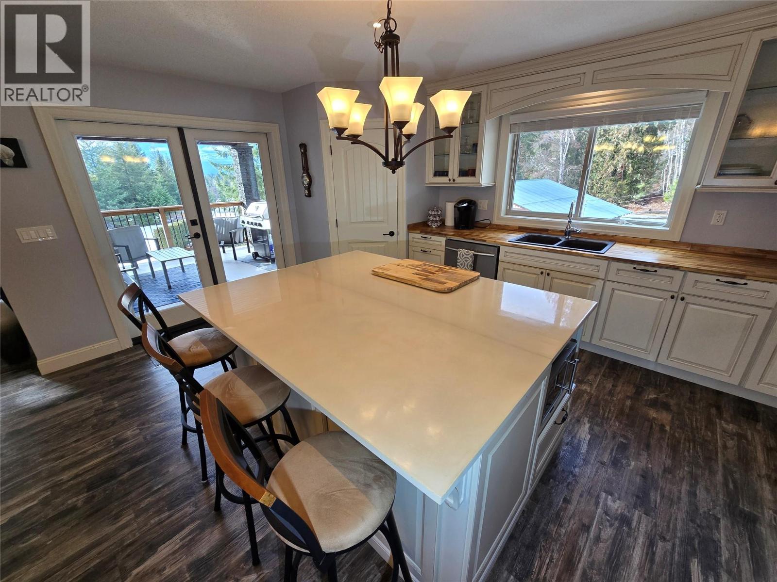 565 Clearwater Valley Road - 8
