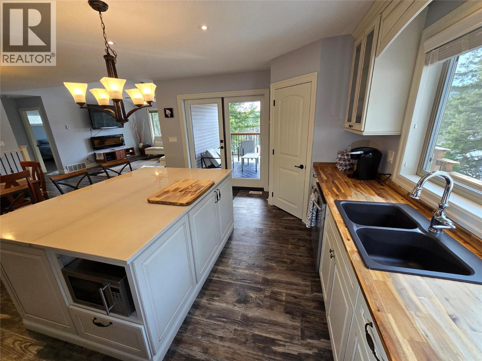 565 Clearwater Valley Road, Clearwater