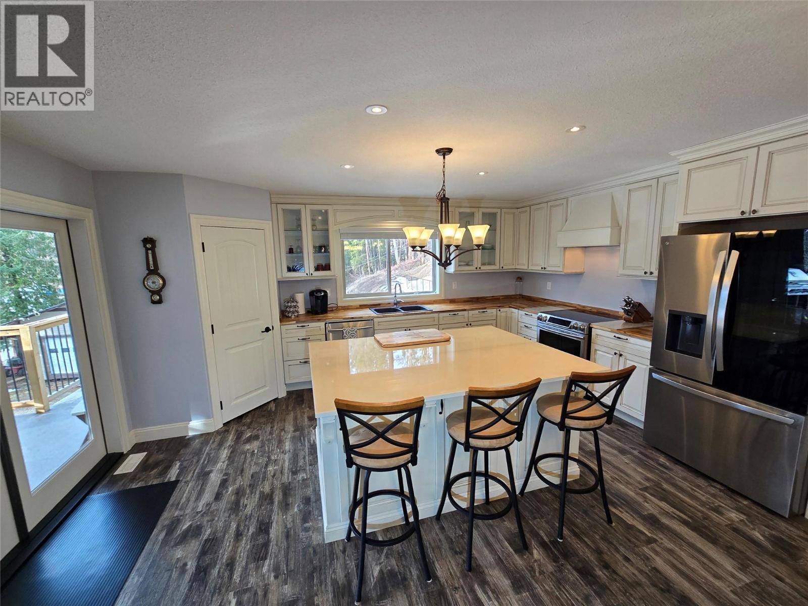 565 Clearwater Valley Road, Clearwater