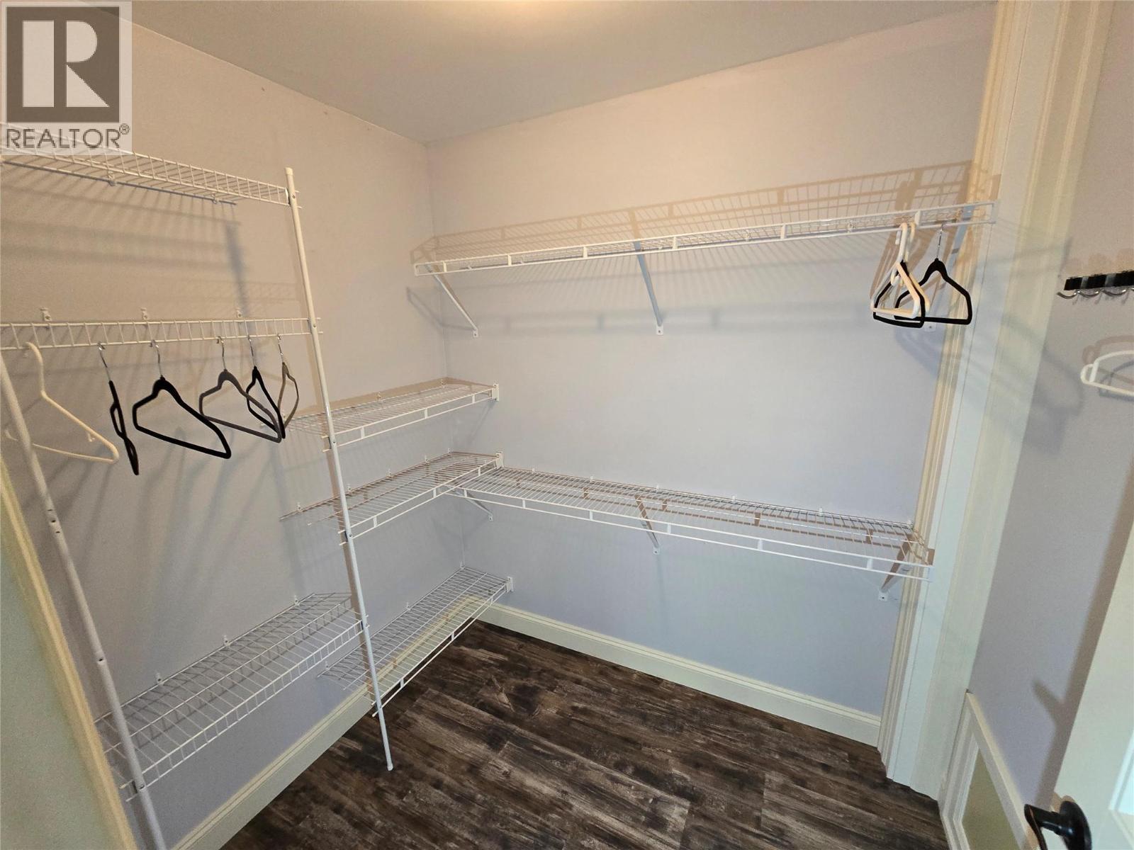 565 Clearwater Valley Road - 27