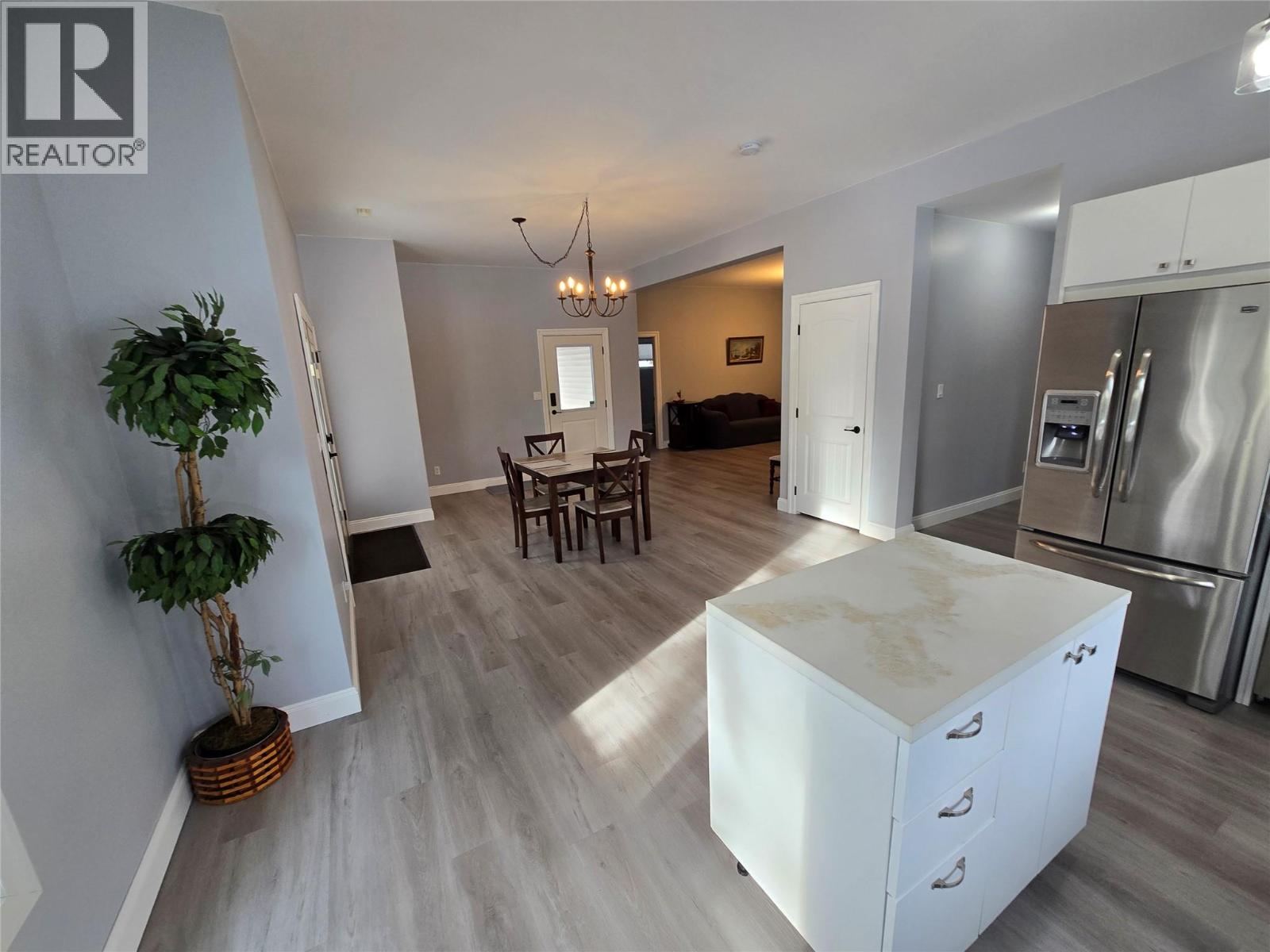 565 Clearwater Valley Road - 41