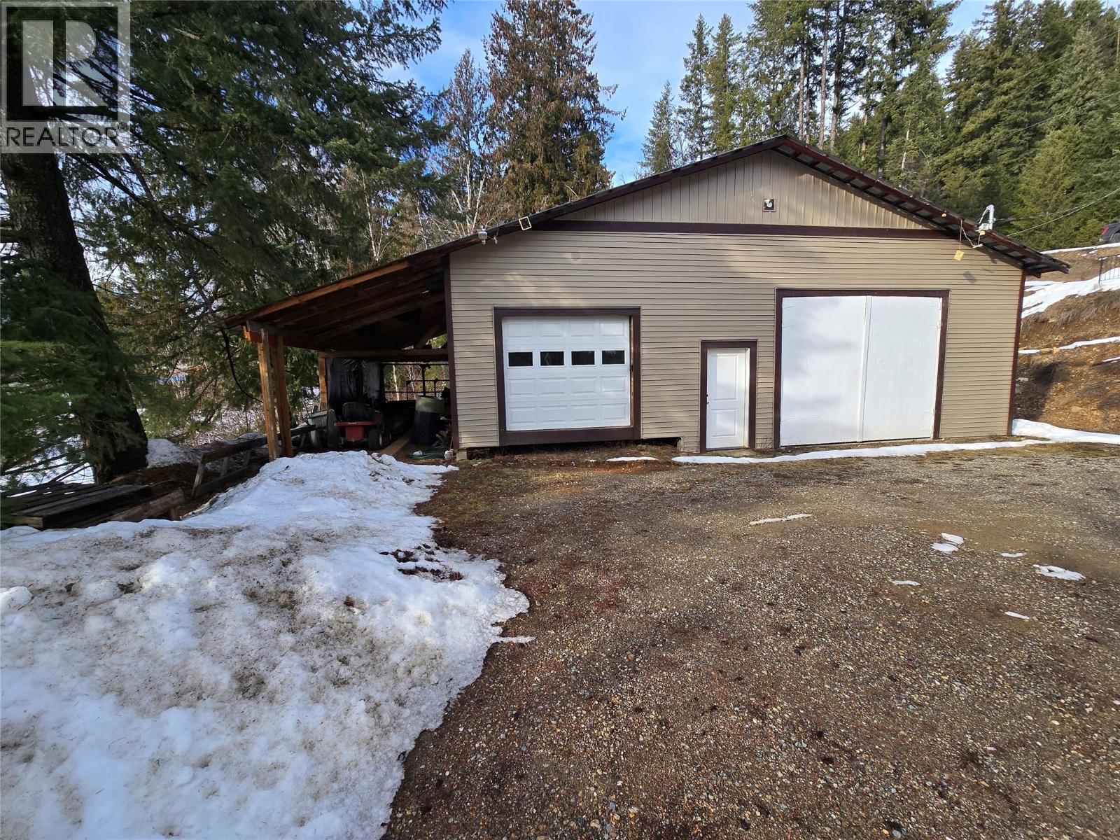 565 Clearwater Valley Road, Clearwater