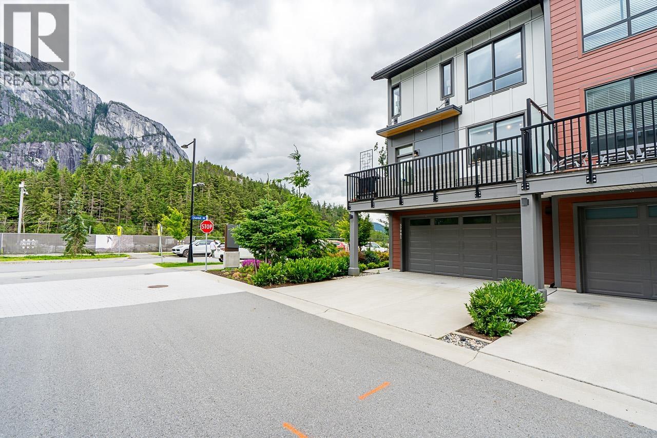 37981 HELM WAY, Squamish