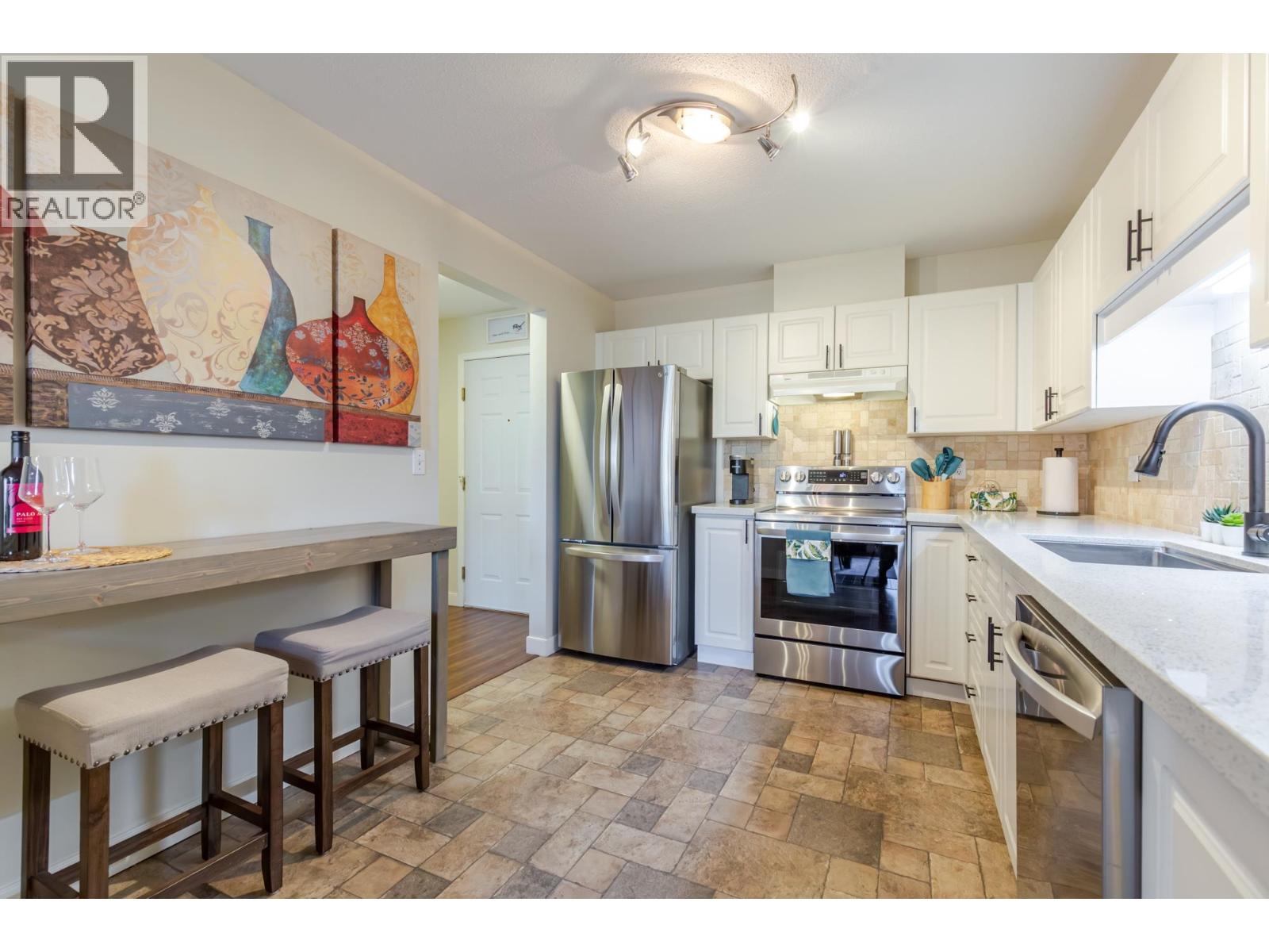 211 19142 122 AVENUE, Pitt Meadows