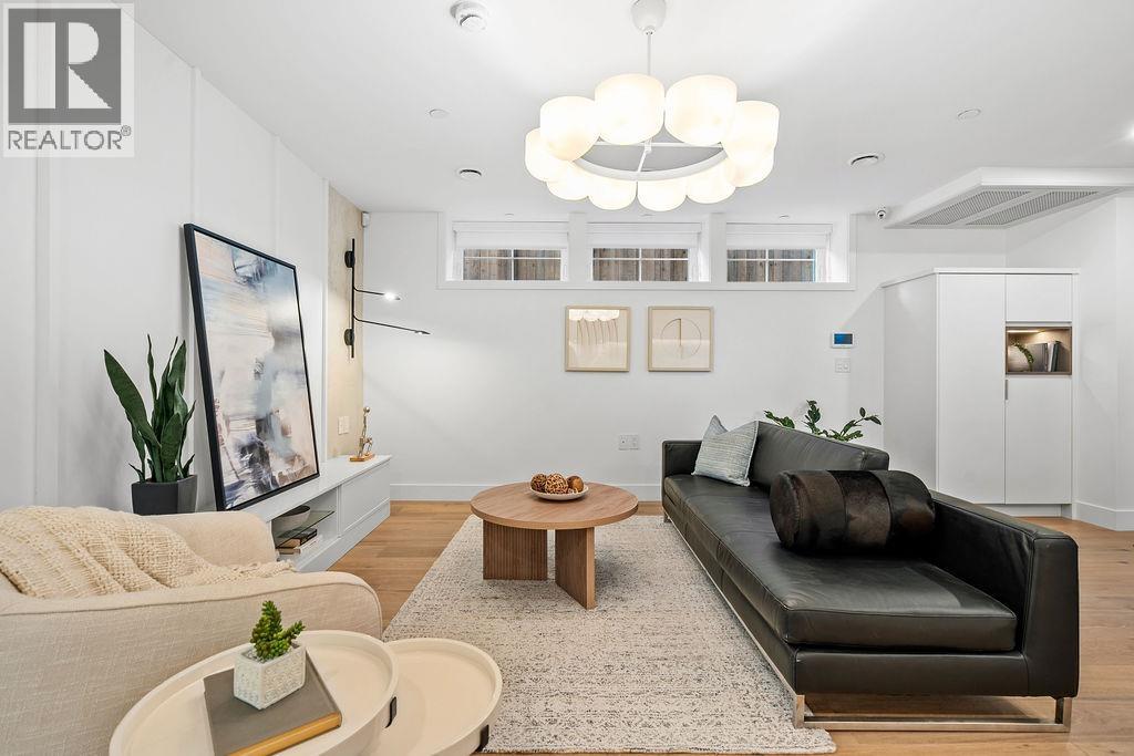 1143 W 33RD AVENUE, Vancouver