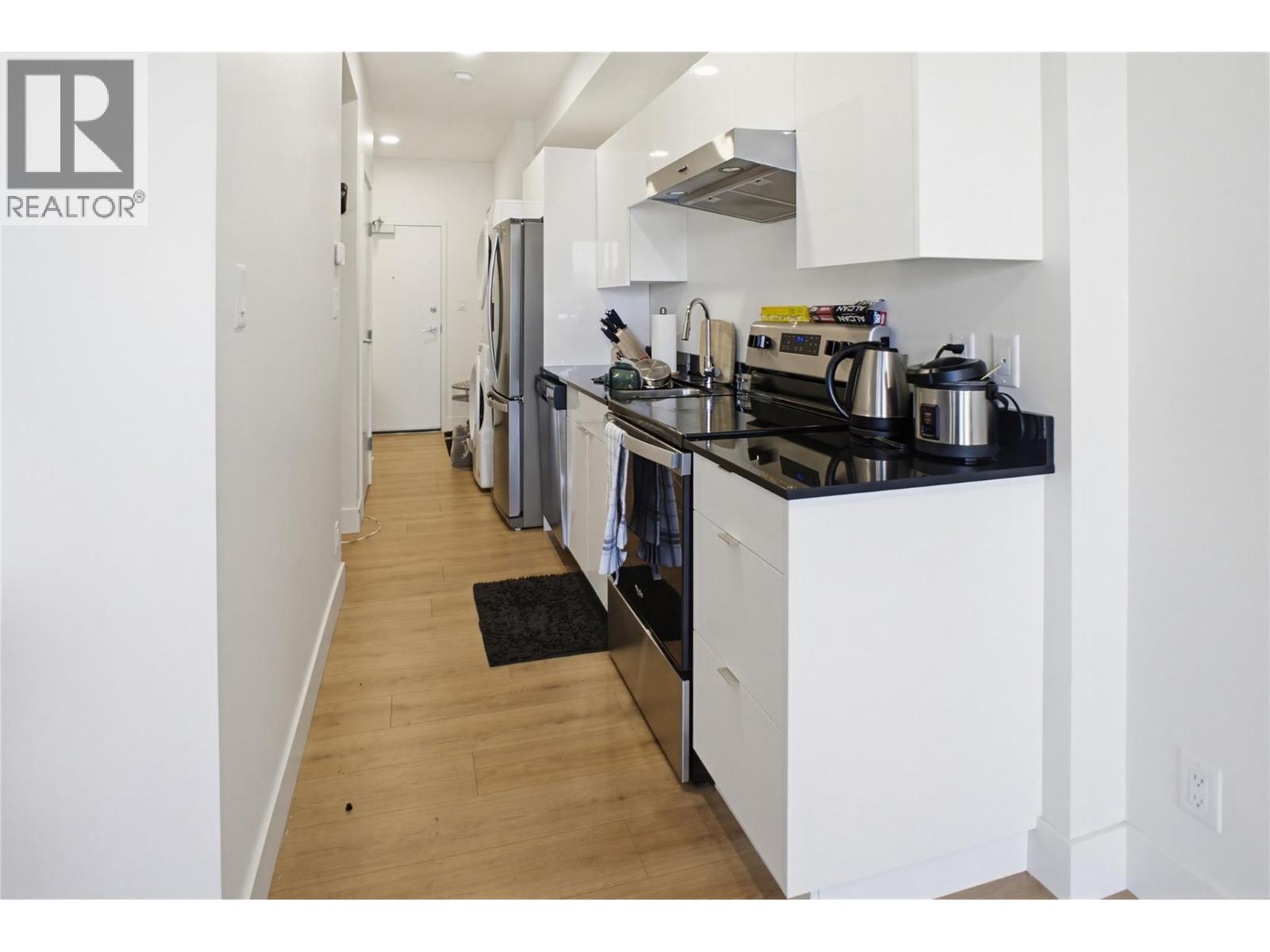 #511 444 ST PAUL STREET - Image 2