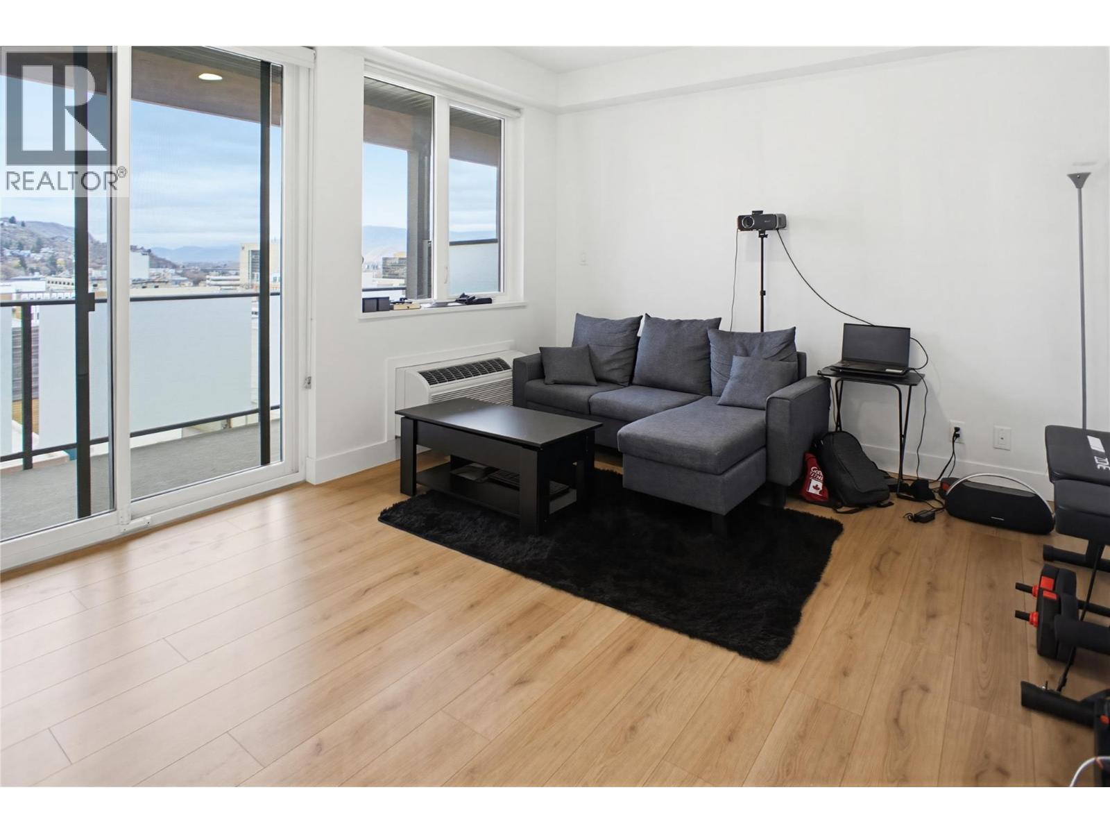 #511 444 ST PAUL STREET - Image 3