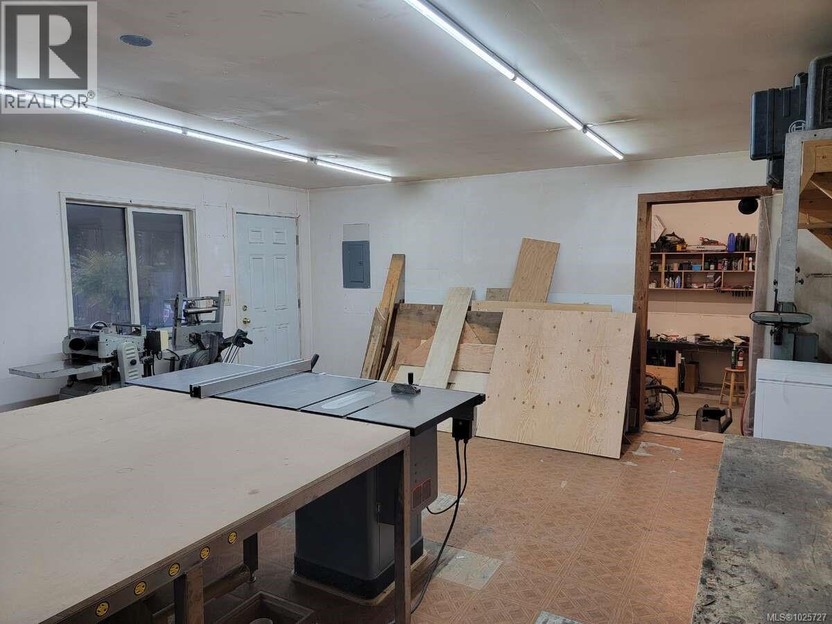 2314 GOULD RD W - 24