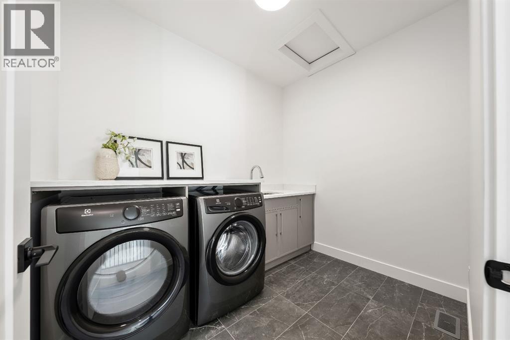 Single Family House for Sale in  Cannon Road NW Charleswood Calgary 