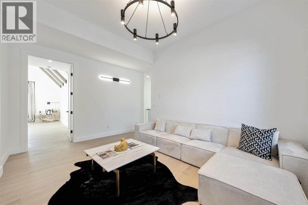 Single Family House for Sale in  Cannon Road NW Charleswood Calgary 