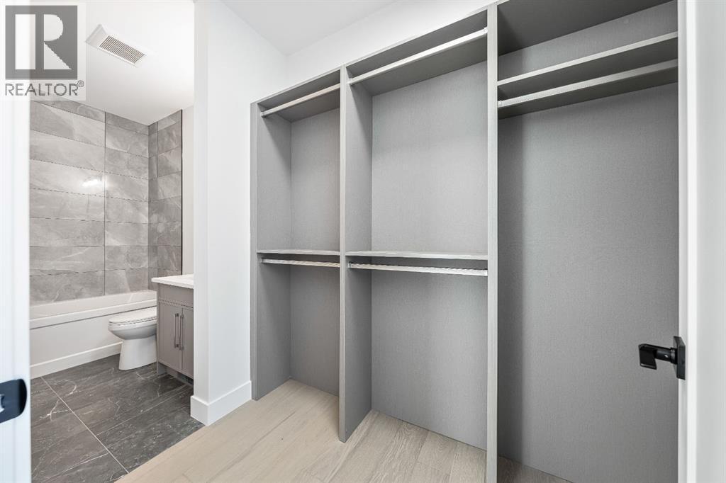 Single Family House for Sale in  Cannon Road NW Charleswood Calgary 