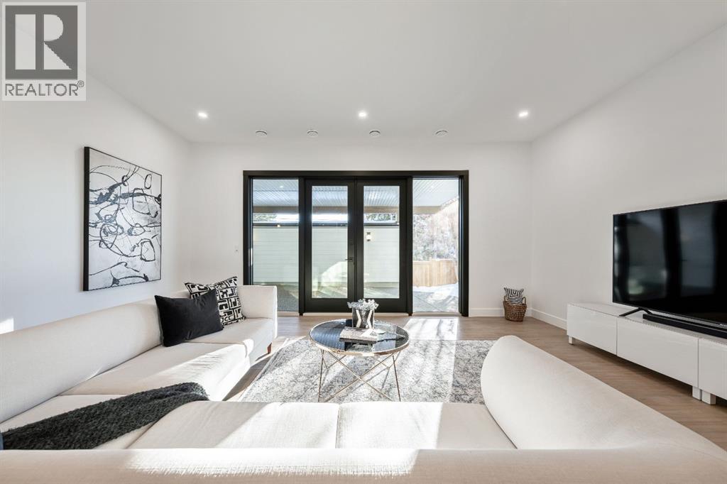 Single Family House for Sale in  Cannon Road NW Charleswood Calgary 